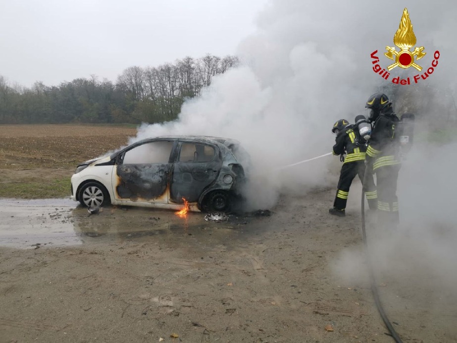Crema News - Dal territorio - Cadavere nell'auto che brucia